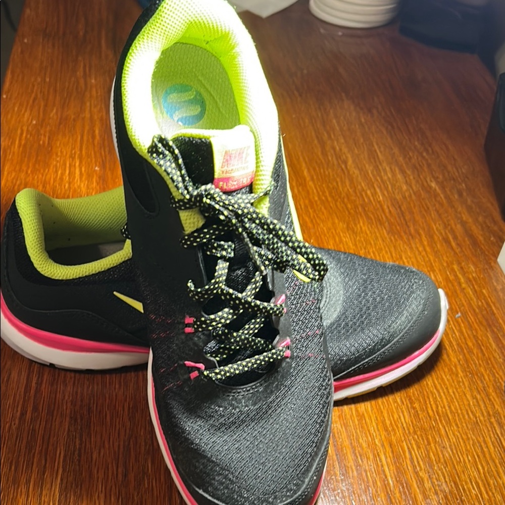 Nike Flex TR 5 Women’s Black/Neon Green Running Training Sneaker Size 9.5